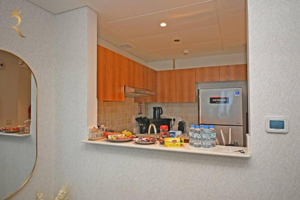 Al Reem Paragon 1br Apartment *
