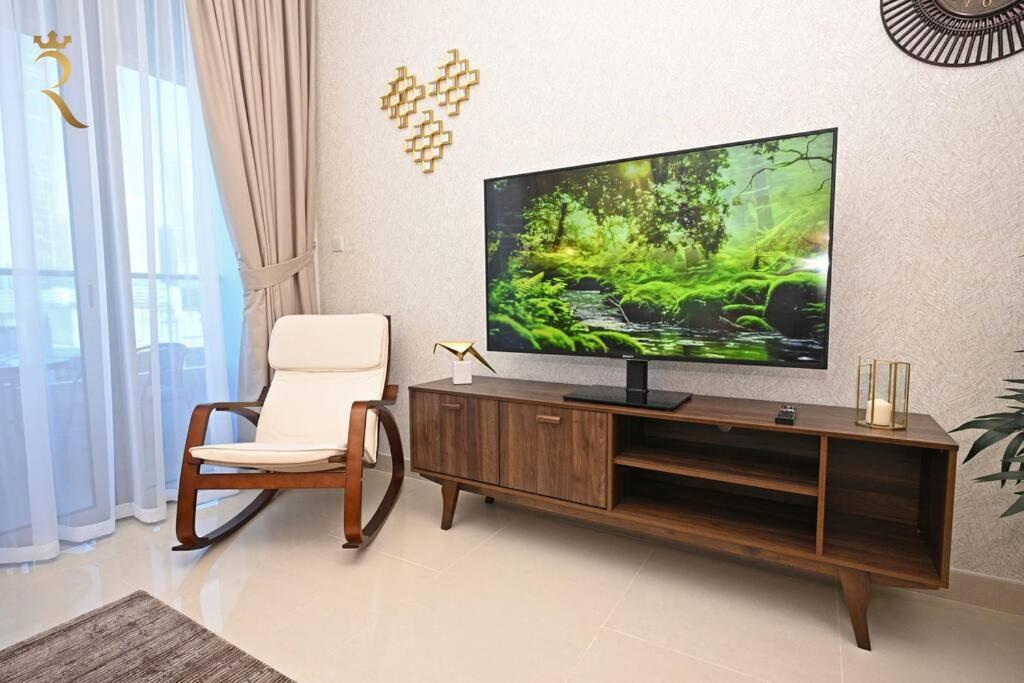 Al Reem Paragon 1br Apartment *