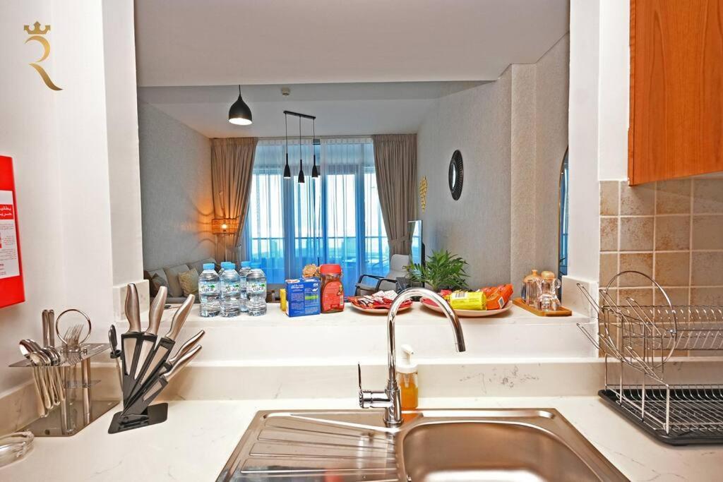 Al Reem Paragon 1br Apartment *