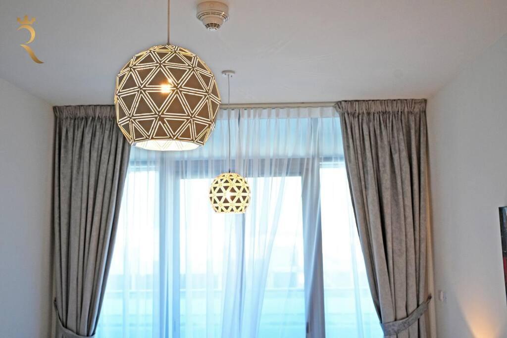 Al Reem Paragon 1br Apartment *